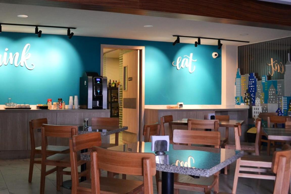 Hangar Inn Guadalajara Aeropuerto San Jose del Castillo Εξωτερικό φωτογραφία