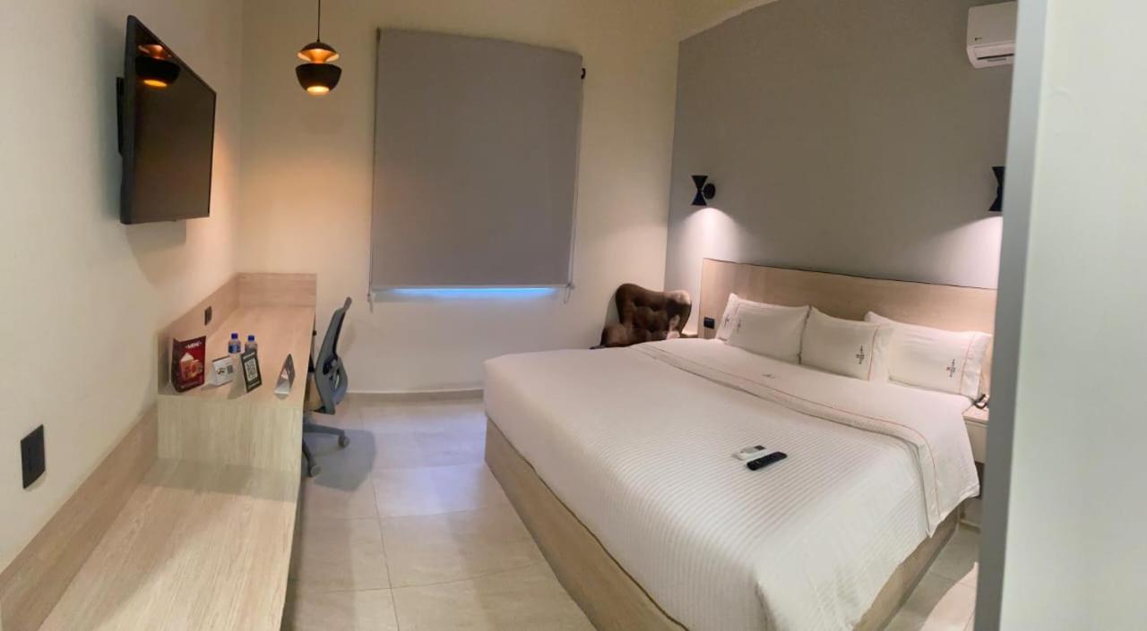 Hangar Inn Guadalajara Aeropuerto San Jose del Castillo Εξωτερικό φωτογραφία