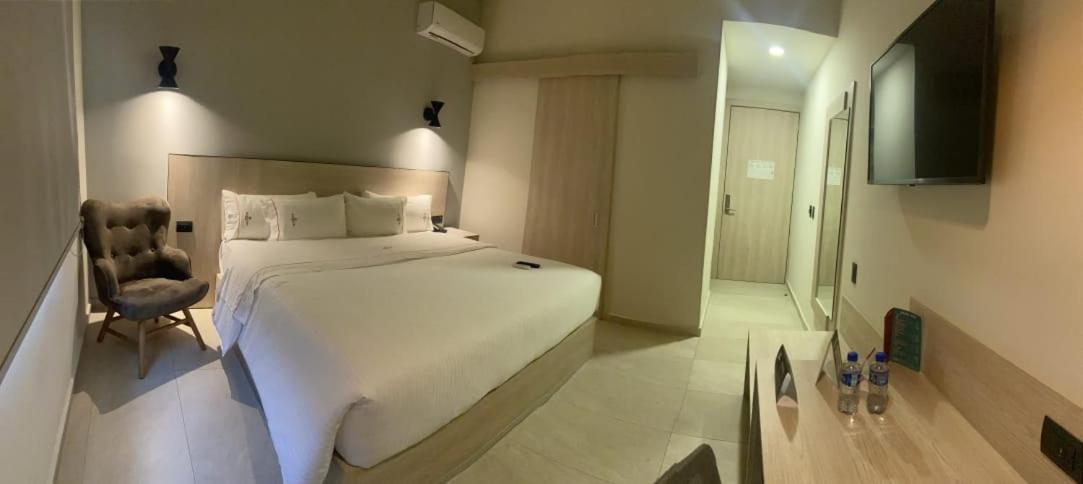 Hangar Inn Guadalajara Aeropuerto San Jose del Castillo Εξωτερικό φωτογραφία