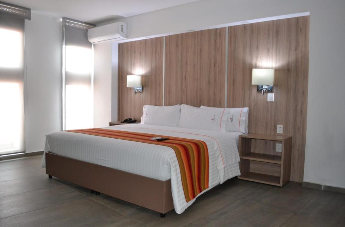 Hangar Inn Guadalajara Aeropuerto San Jose del Castillo Εξωτερικό φωτογραφία
