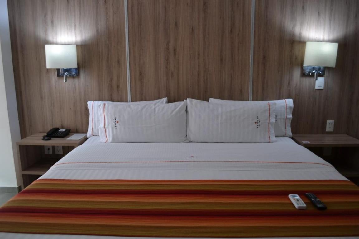 Hangar Inn Guadalajara Aeropuerto San Jose del Castillo Δωμάτιο φωτογραφία