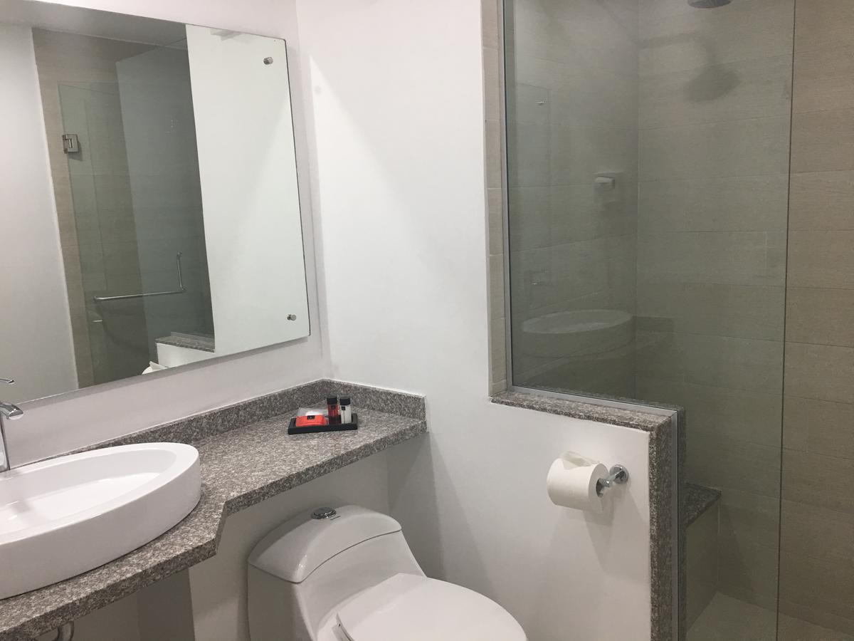Hangar Inn Guadalajara Aeropuerto San Jose del Castillo Εξωτερικό φωτογραφία