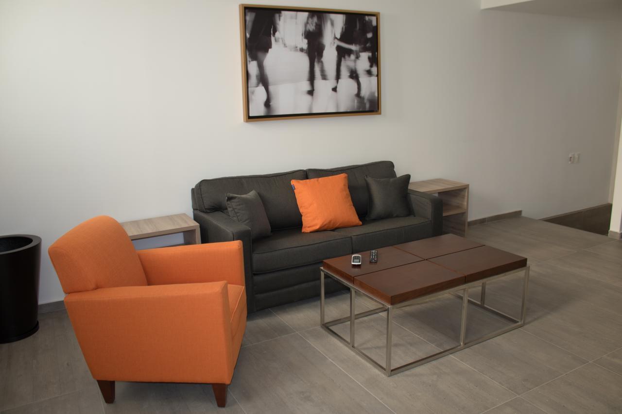 Hangar Inn Guadalajara Aeropuerto San Jose del Castillo Εξωτερικό φωτογραφία